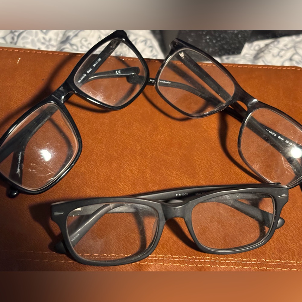 Free when bundled
3 optical eye glasses - Picture 5 of 5